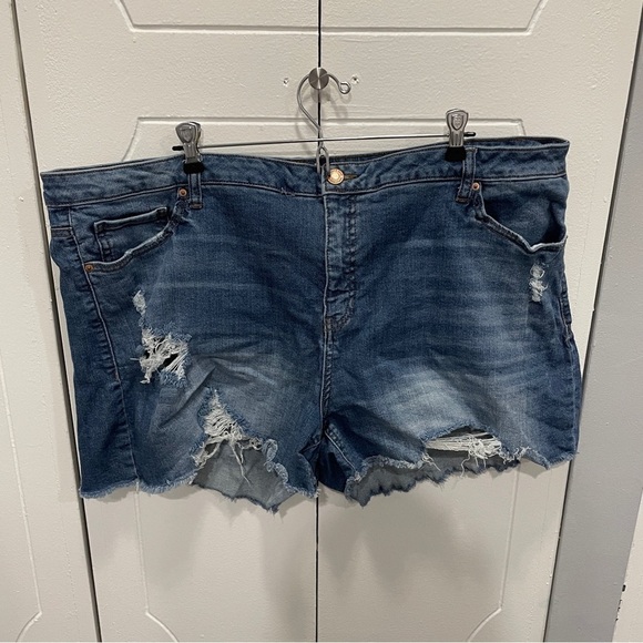 Vanilla Star Mid Rise Shortie Distressed Jean Short - Picture 1 of 8